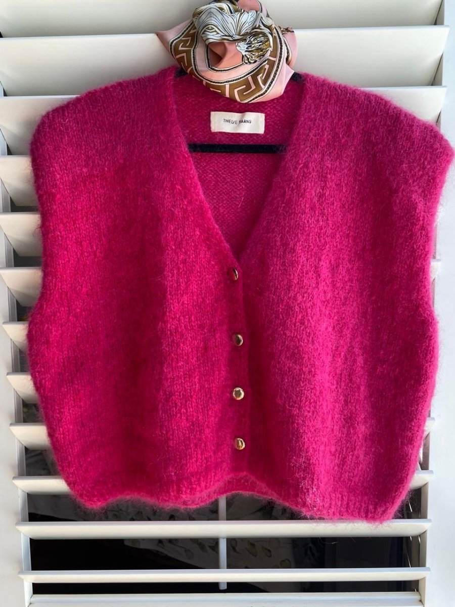 Fuchsia pink vest - TWELVE YARNS