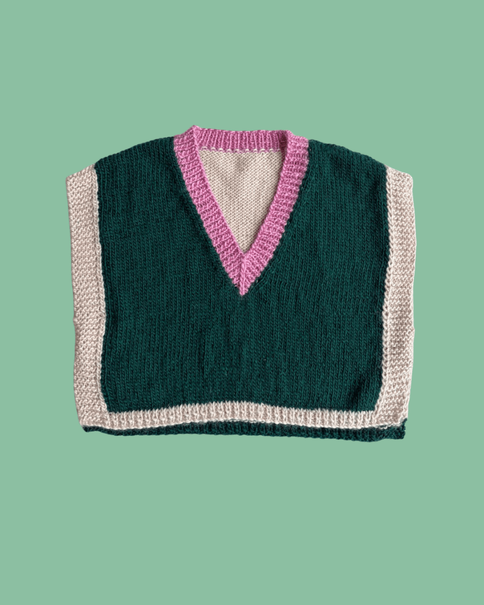 Forest green and pink vest - TWELVE YARNS
