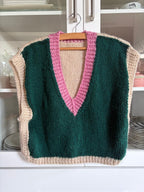 Forest green and pink vest - TWELVE YARNS