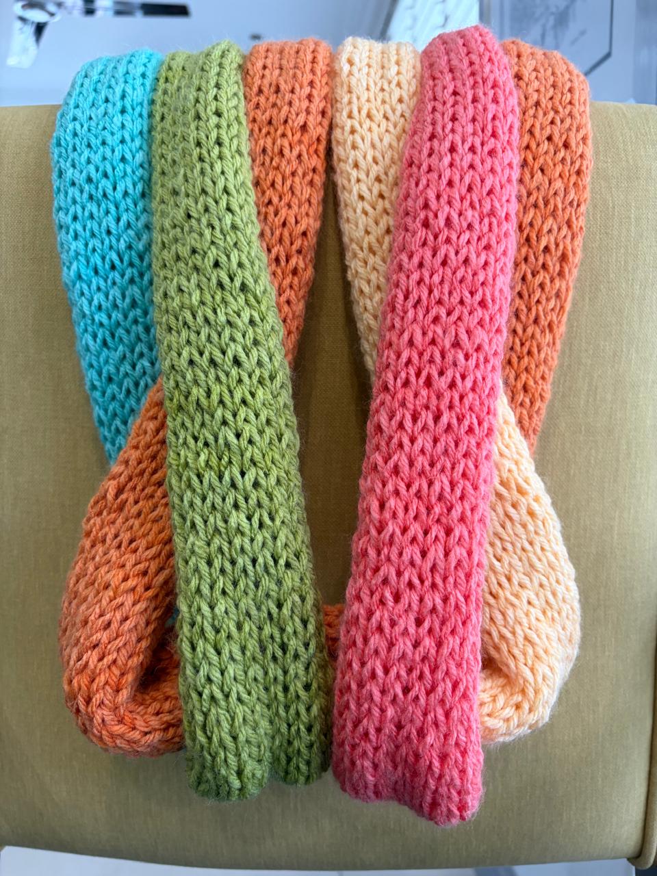 Multi-toned scarf - TWELVE YARNS