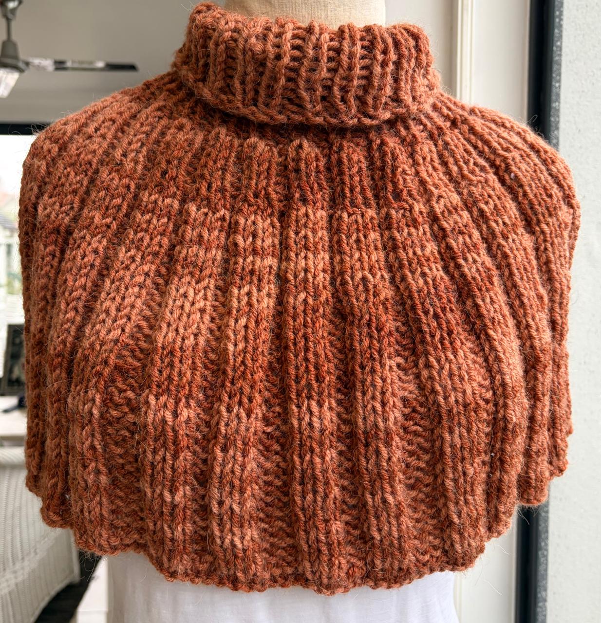 Brown textured cowl - TWELVE YARNS