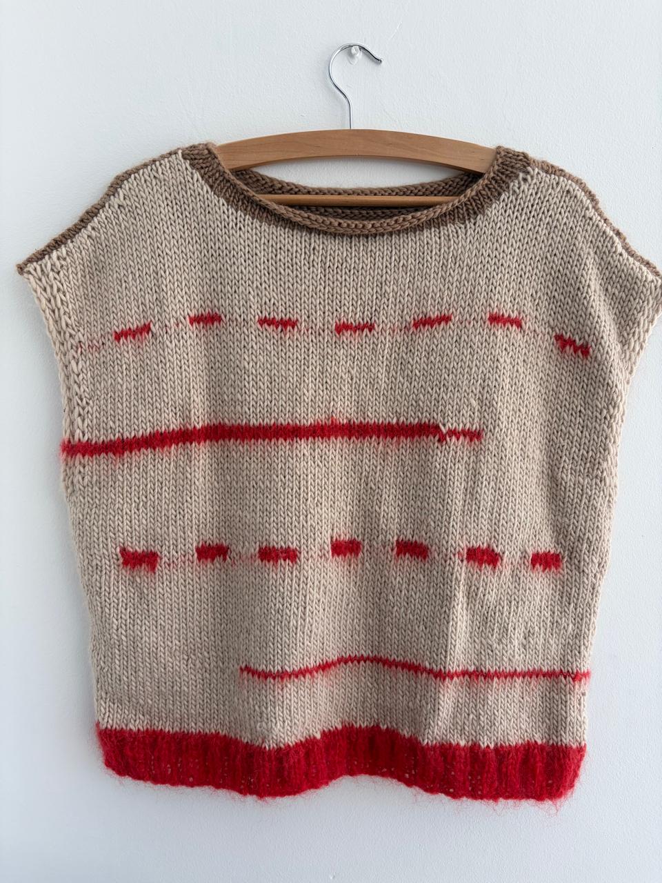 Beige vest with red dashes - TWELVE YARNS
